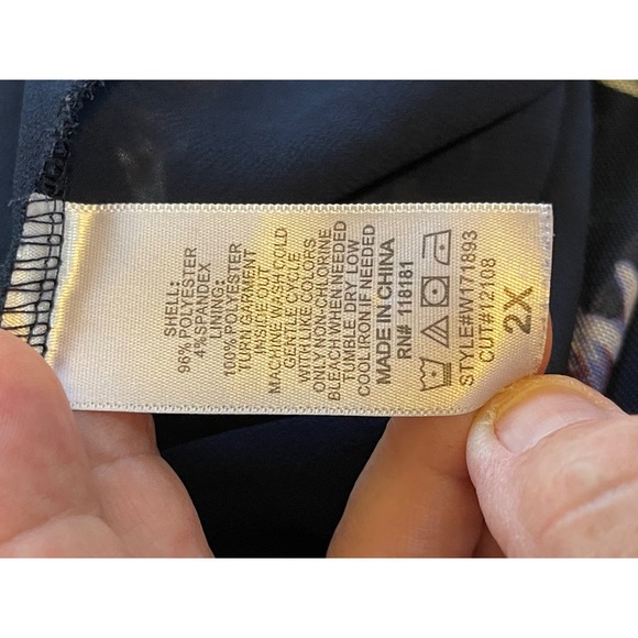 French Blue Floral Mesh Top Women 2X Navy Pink Excellent Flutter Sleeve V-Neck - Picture 11 of 11